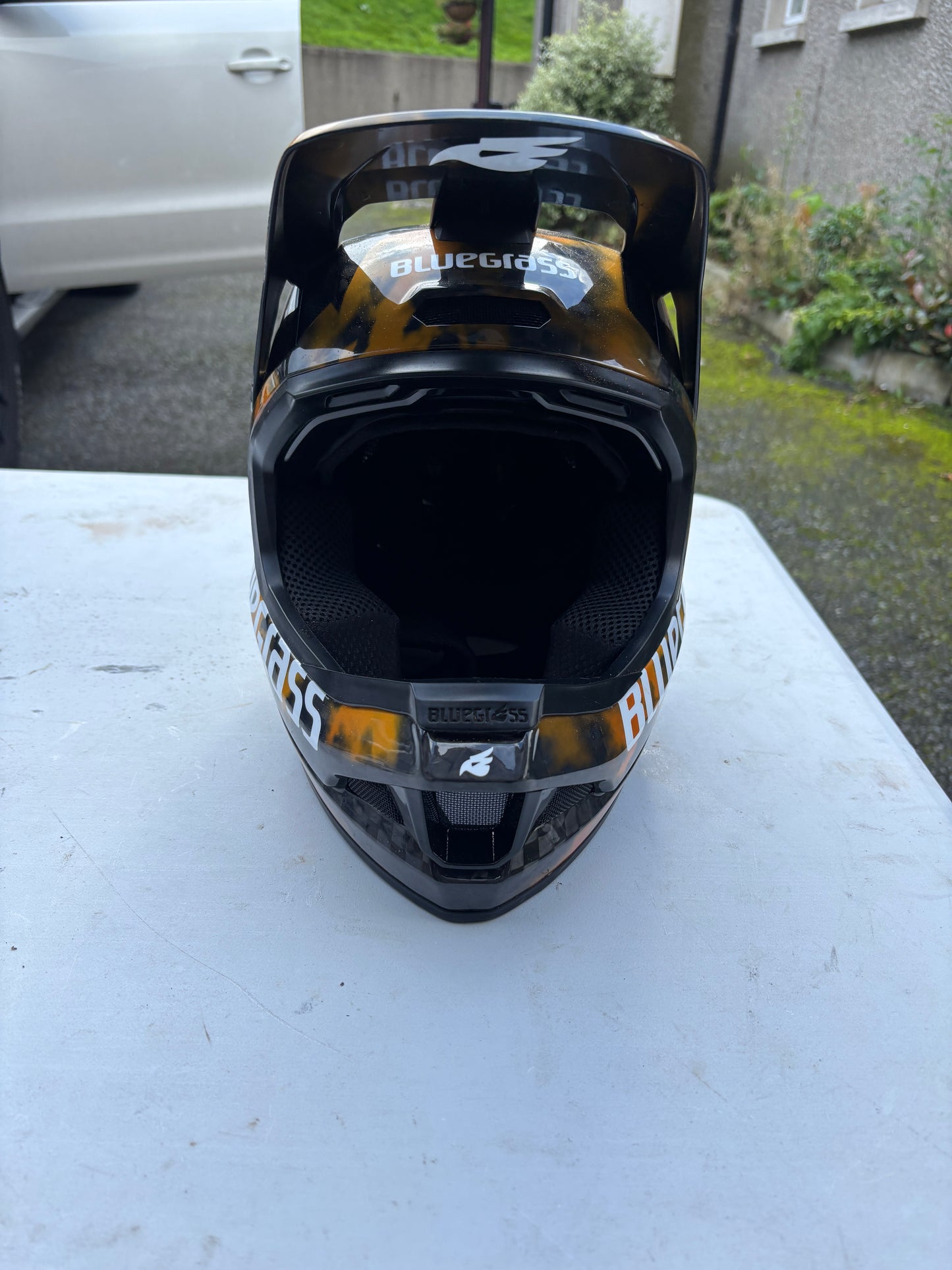 Bluegrass Legit Carbon Helmet – Alt Colourway (M)